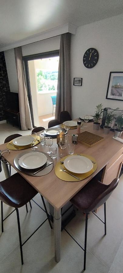 Aux Bons Voisins Holiday home