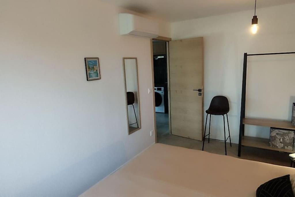 Aux Bons Voisins Holiday home *